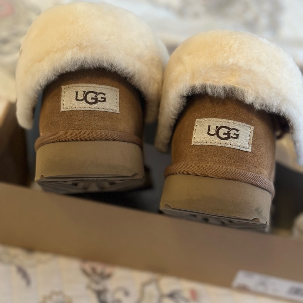 UGG DIARA SHEARLING BOOTIE w/ BOX Womens 7
